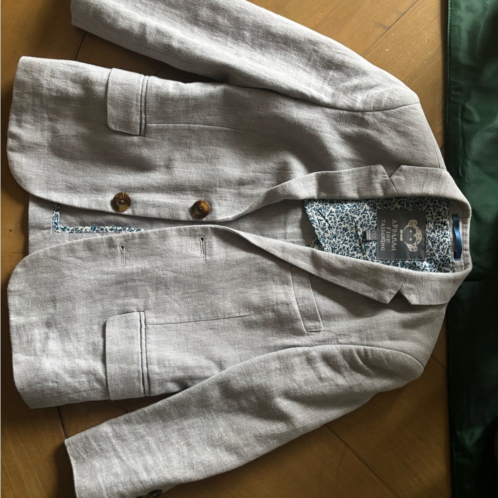 Appaman Gray Linen Blazer with Patterned Lining size 5. Excellent condition.